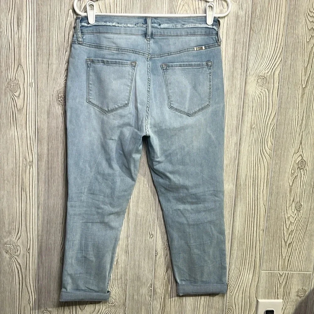 Women’s KanCan High Rise Ripped Capri Light Wash Size 29